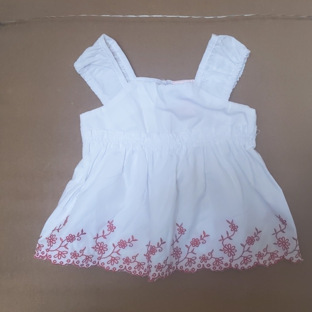 Girls tank size 4t white with red flowers